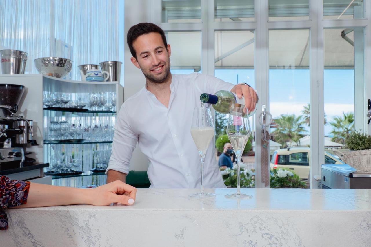 Hotel Lungomare Cattolica Dış mekan fotoğraf