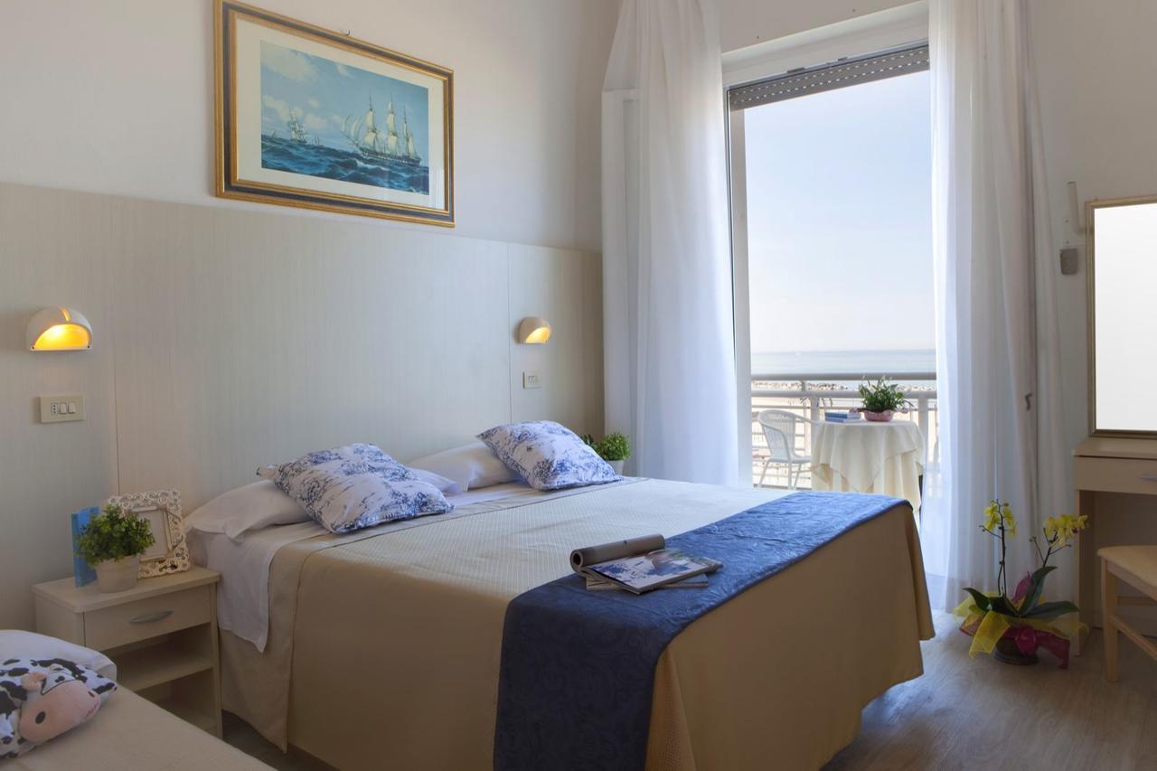 Hotel Lungomare Cattolica Dış mekan fotoğraf