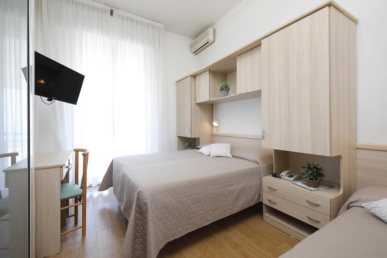 Hotel Lungomare Cattolica Dış mekan fotoğraf